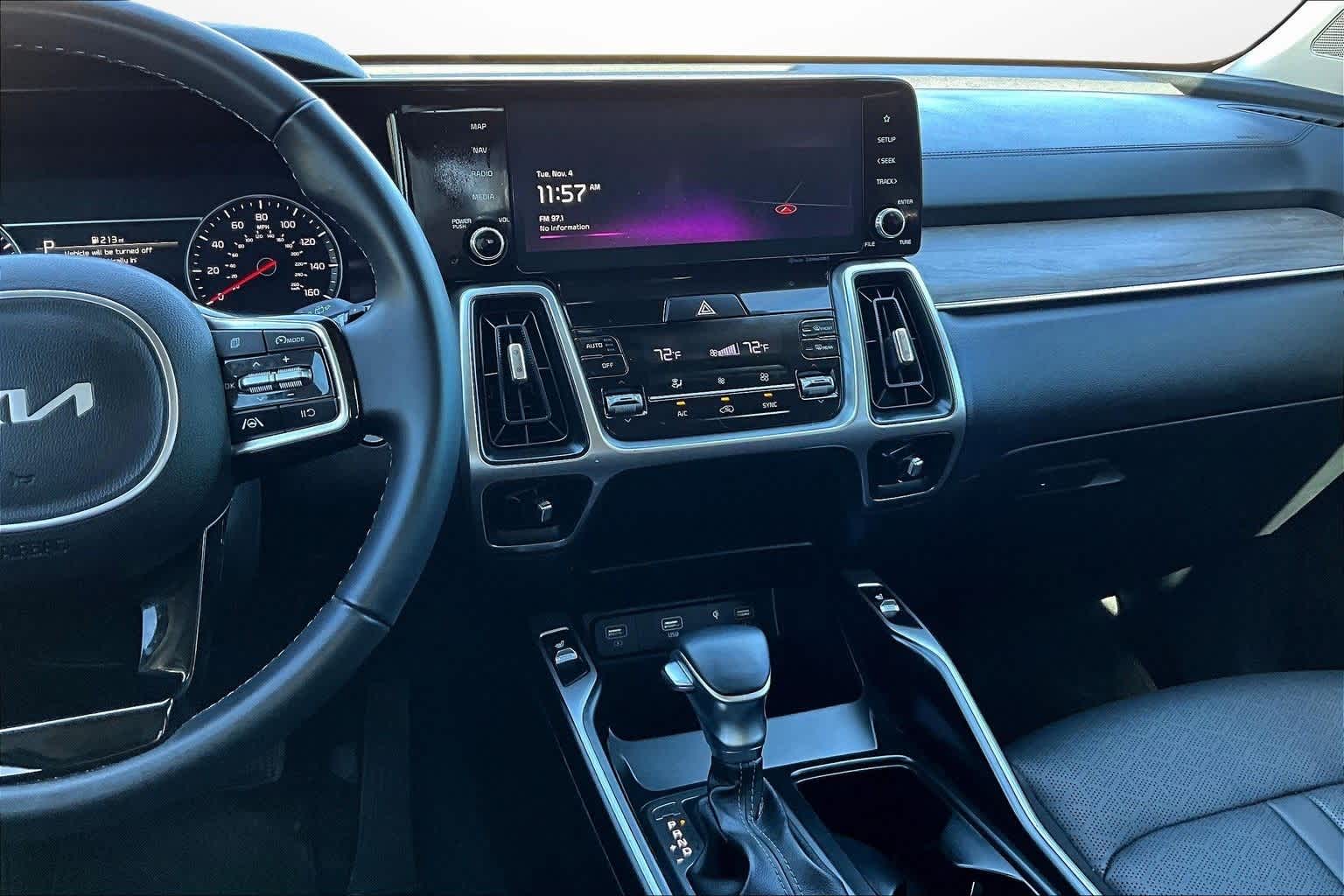 Thumbnail: 2023 Kia Sorento - 6