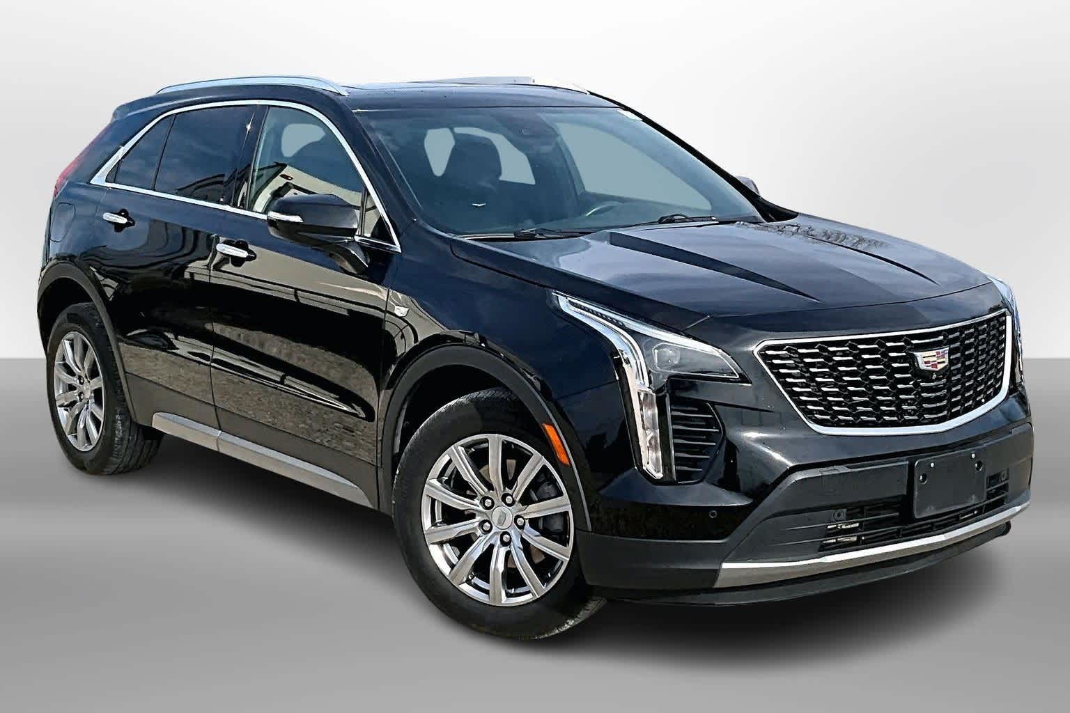 Thumbnail: 2022 Cadillac XT4 - 10