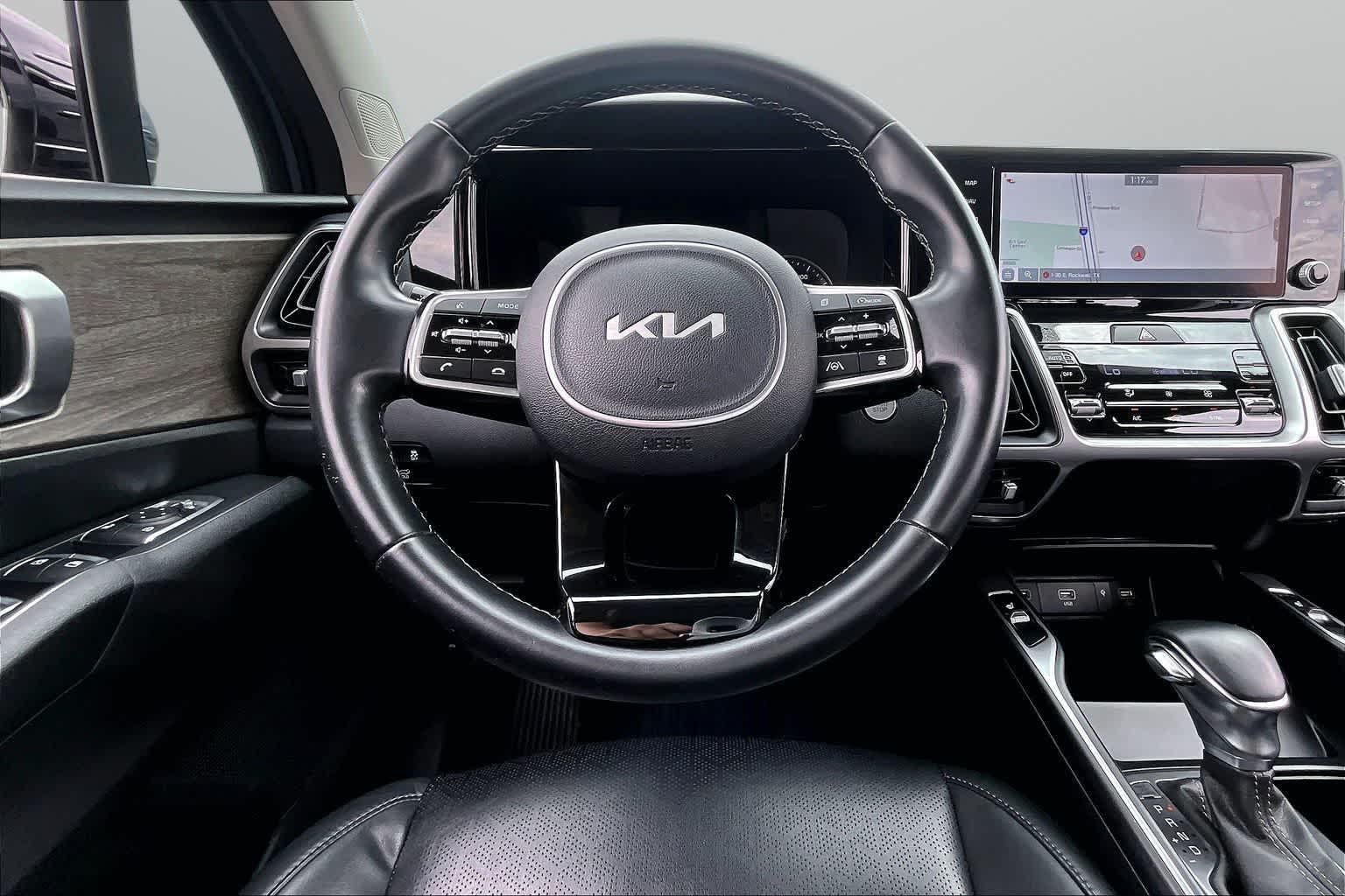 Thumbnail: 2022 Kia Sorento - 4