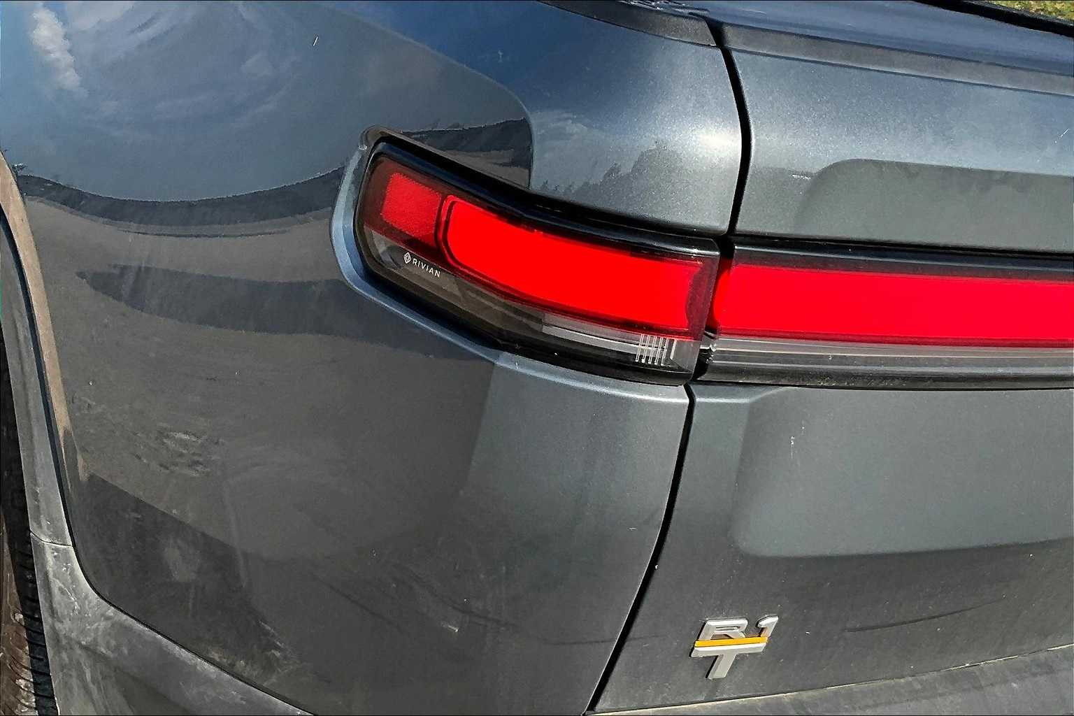 Thumbnail: 2022 Rivian R1T - 30
