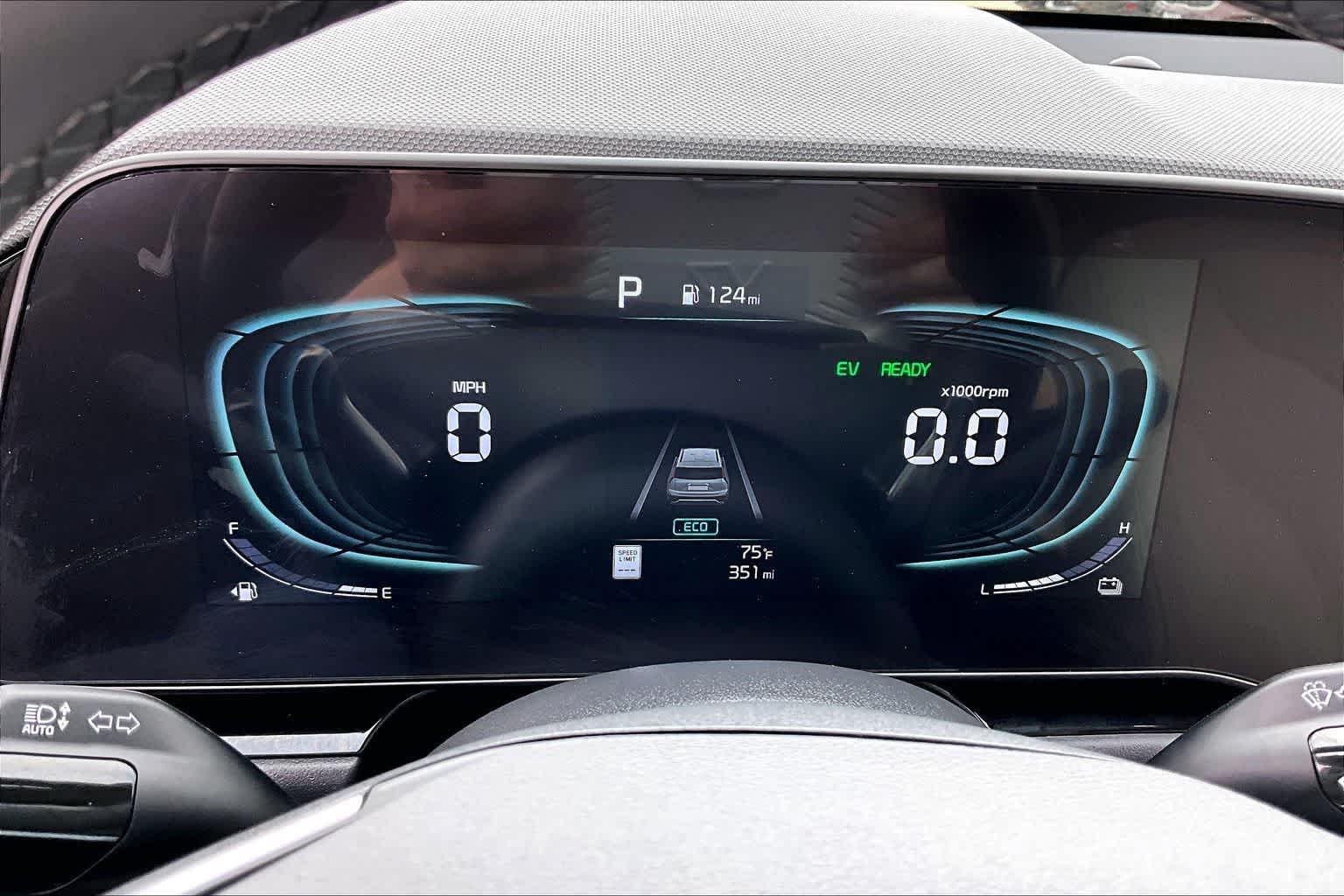 Thumbnail: 2025 Kia Niro - 18