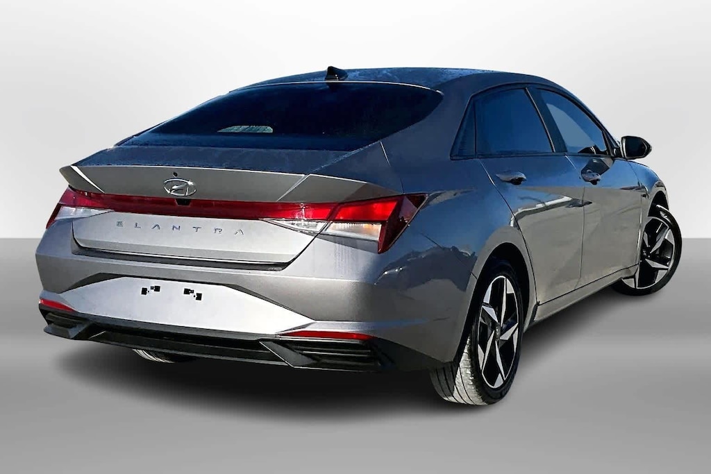Used 2023 Hyundai Elantra SEL Sedan