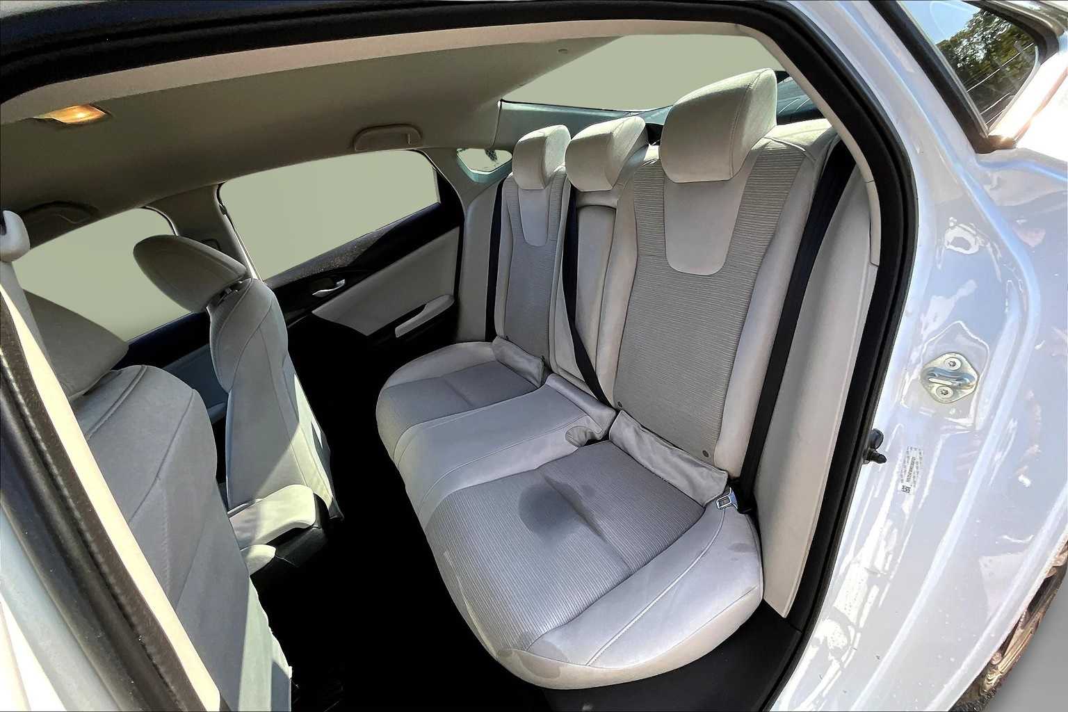 Thumbnail: 2021 Honda Insight - 26