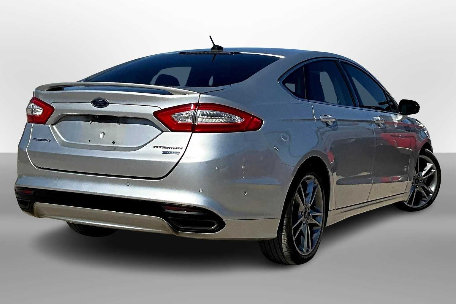 2013 Ford Fusion Titanium photo 2