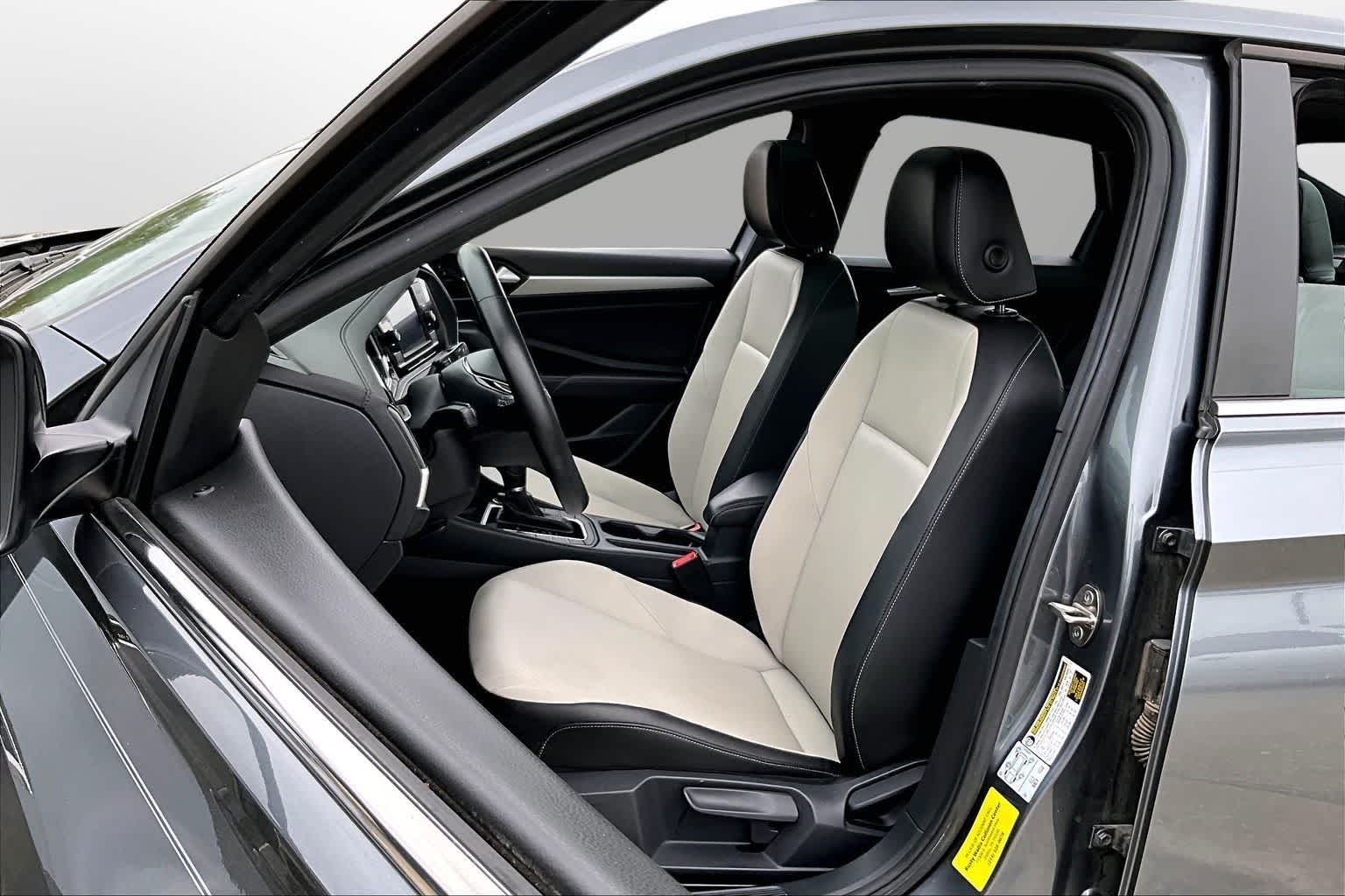 Thumbnail: 2019 Volkswagen Jetta - 22