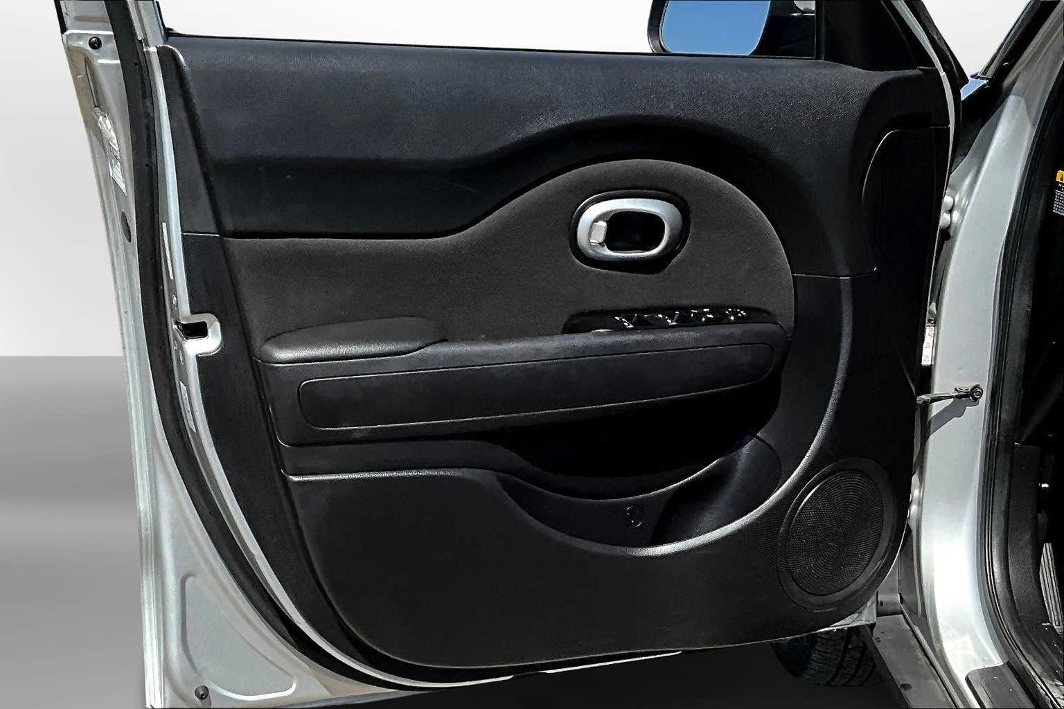 Thumbnail: 2019 Kia Soul - 17
