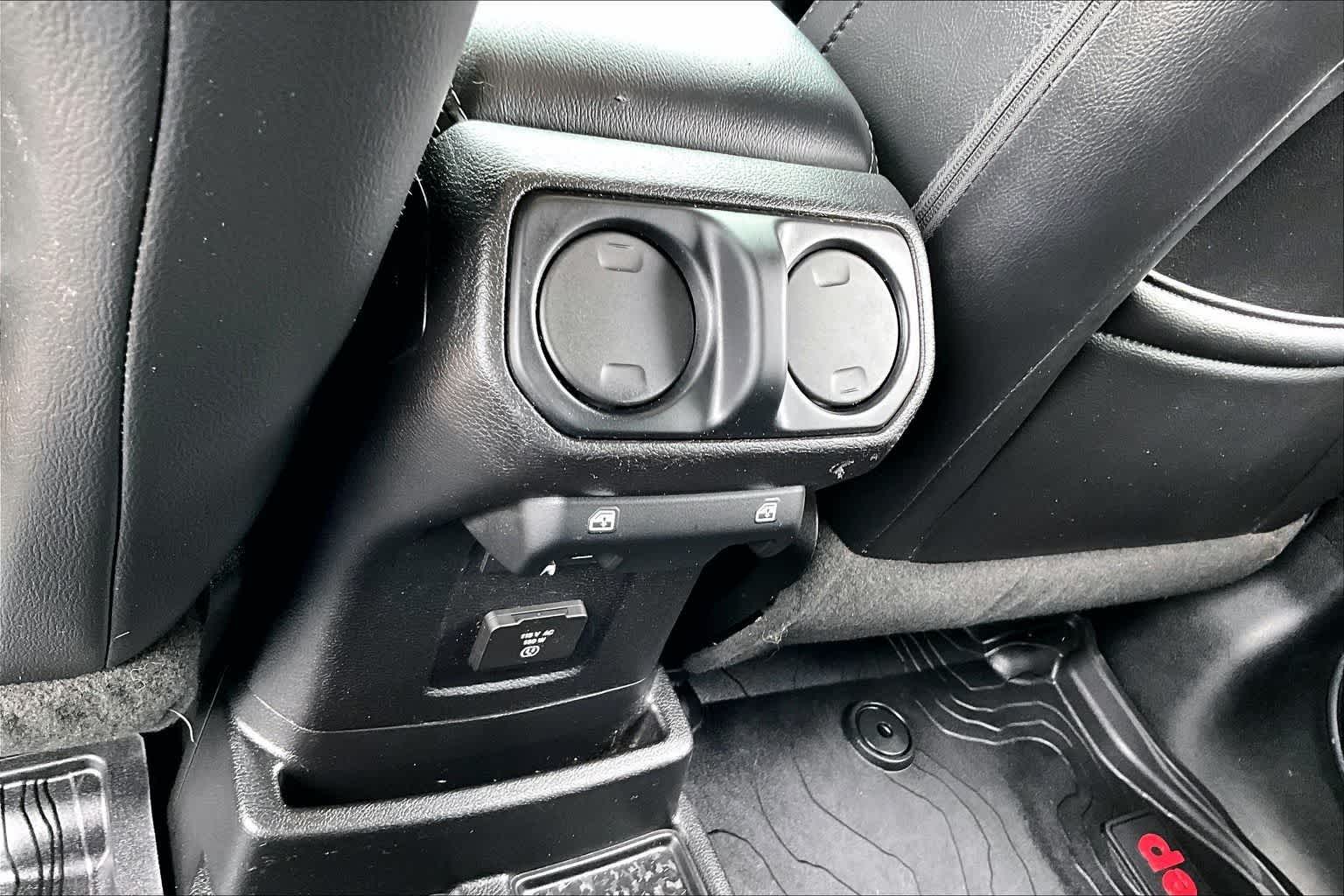 Thumbnail: 2019 Jeep Wrangler - 22