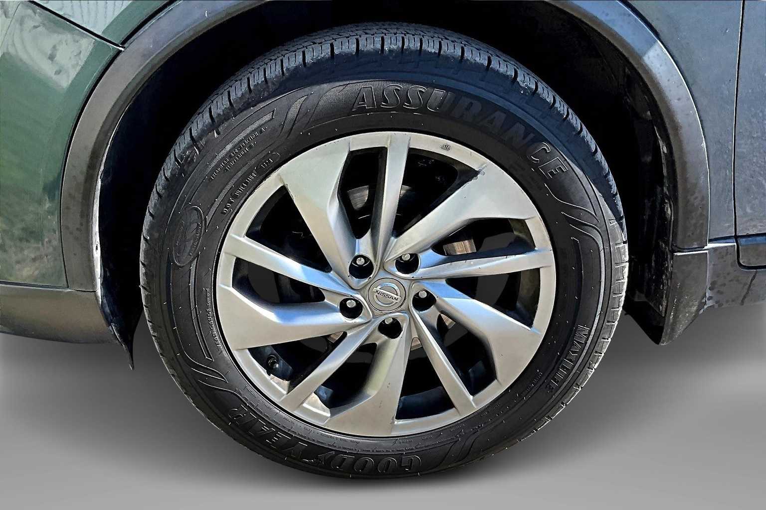 Thumbnail: 2014 Nissan Rogue - 8