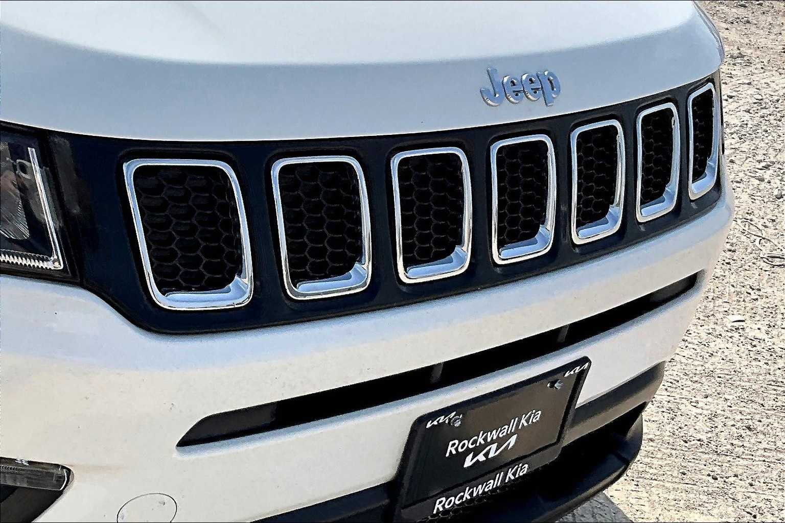 Thumbnail: 2020 Jeep Compass - 28