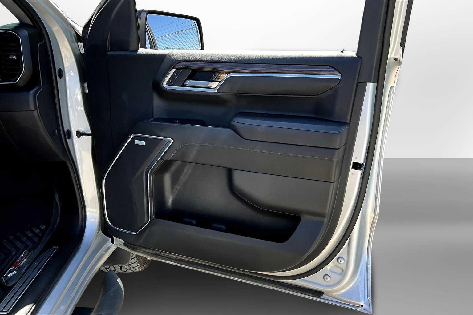 Thumbnail: 2022 Chevrolet Silverado 1500 - 18