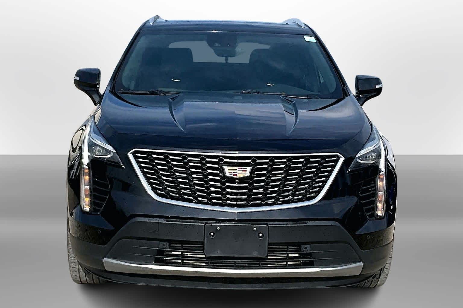 Thumbnail: 2022 Cadillac XT4 - 3