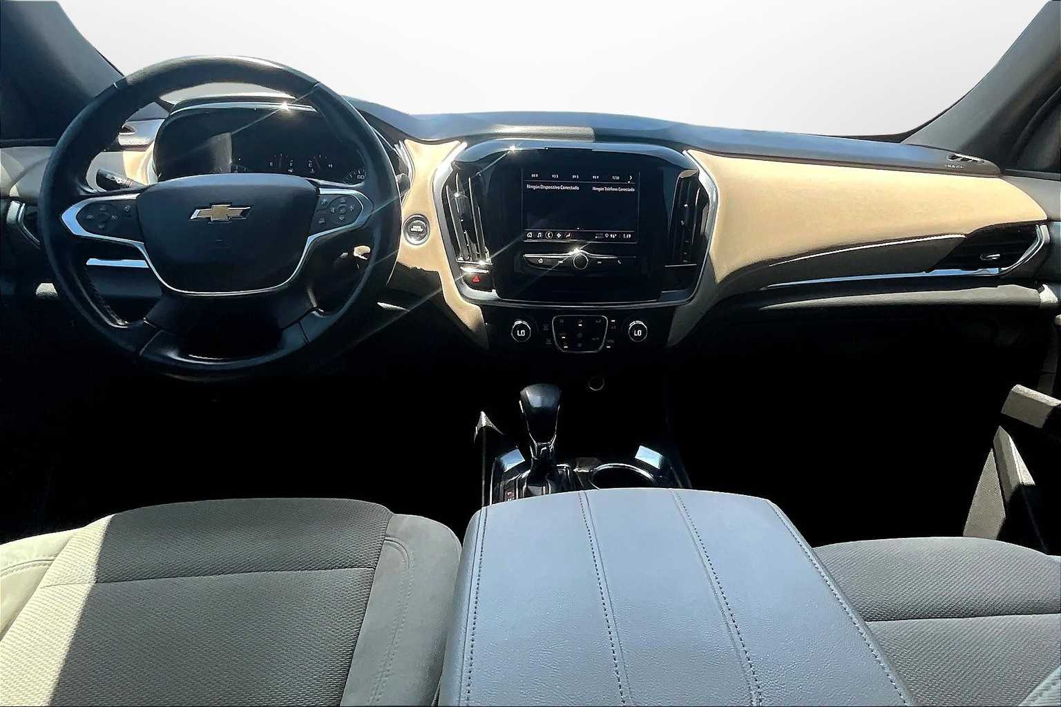 Thumbnail: 2022 Chevrolet Traverse - 14