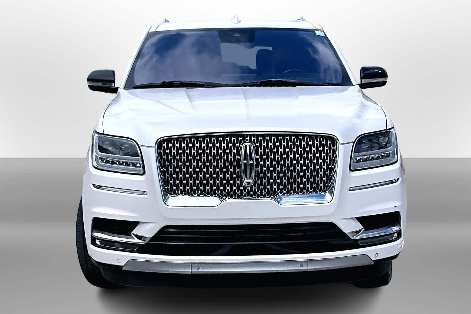 Thumbnail: 2018 Lincoln Navigator - 3