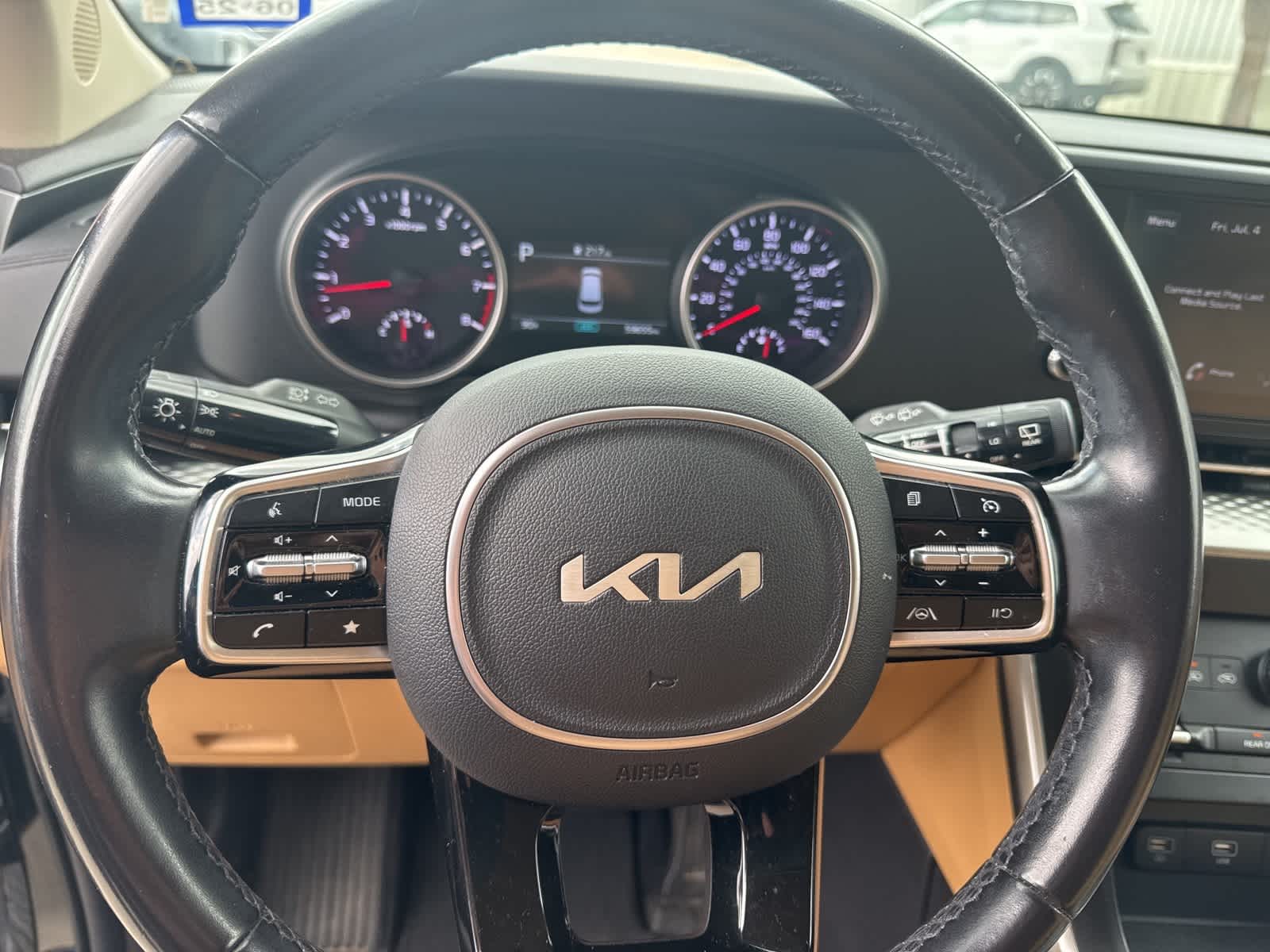 Thumbnail: 2022 Kia Carnival - 12
