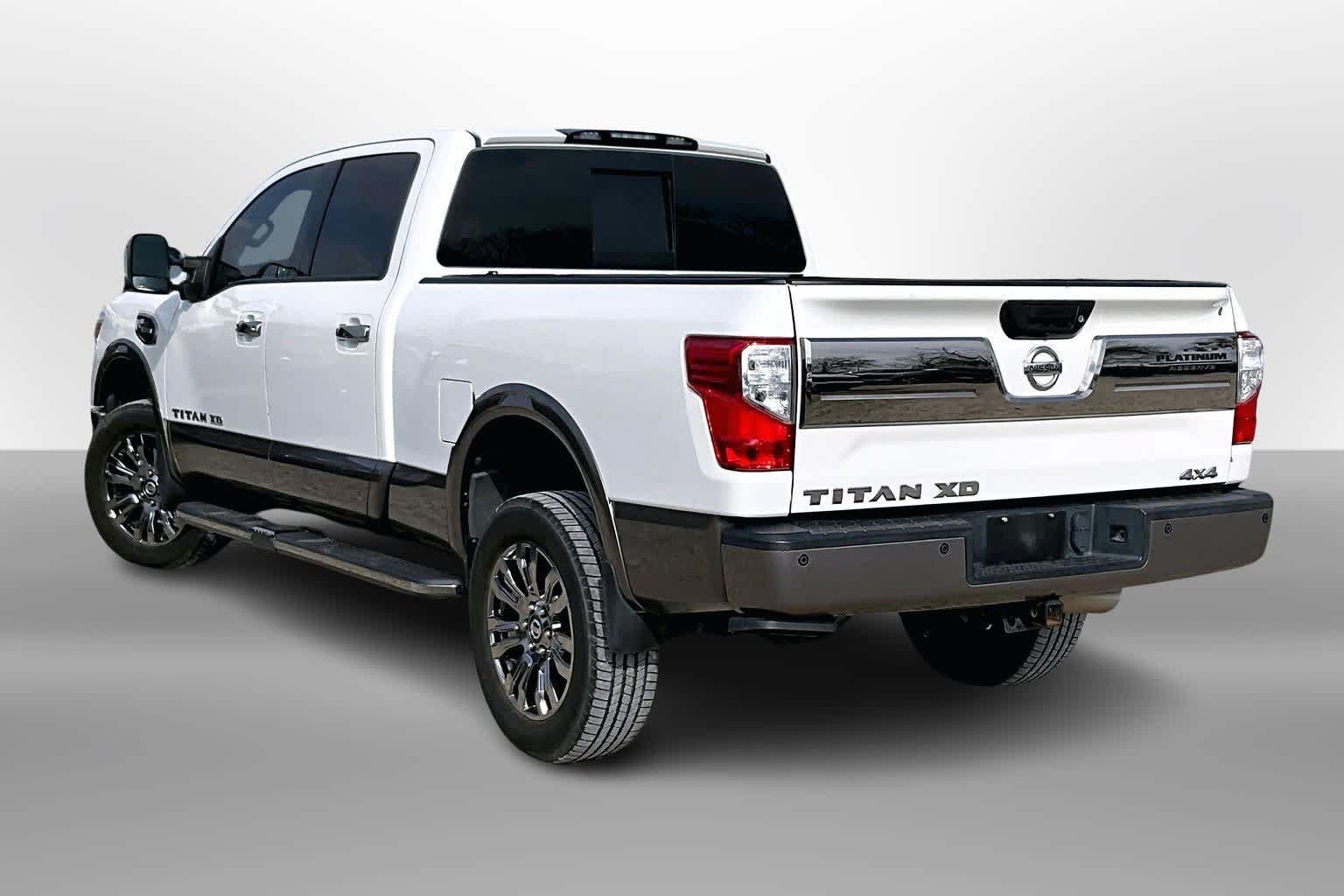 Thumbnail: 2018 Nissan Titan - 11