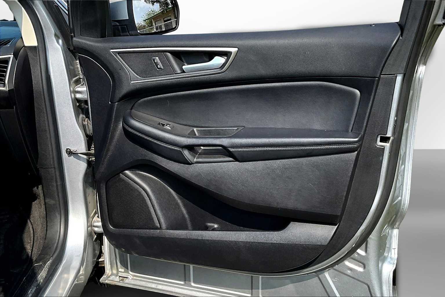 Thumbnail: 2022 Ford Edge - 18