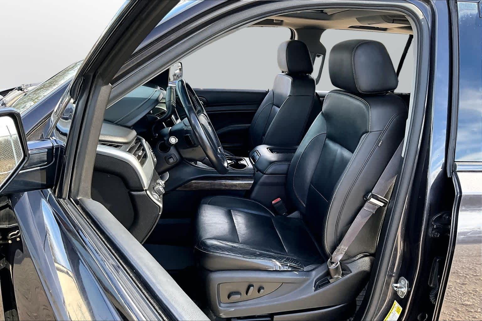 Thumbnail: 2016 Chevrolet Suburban - 26