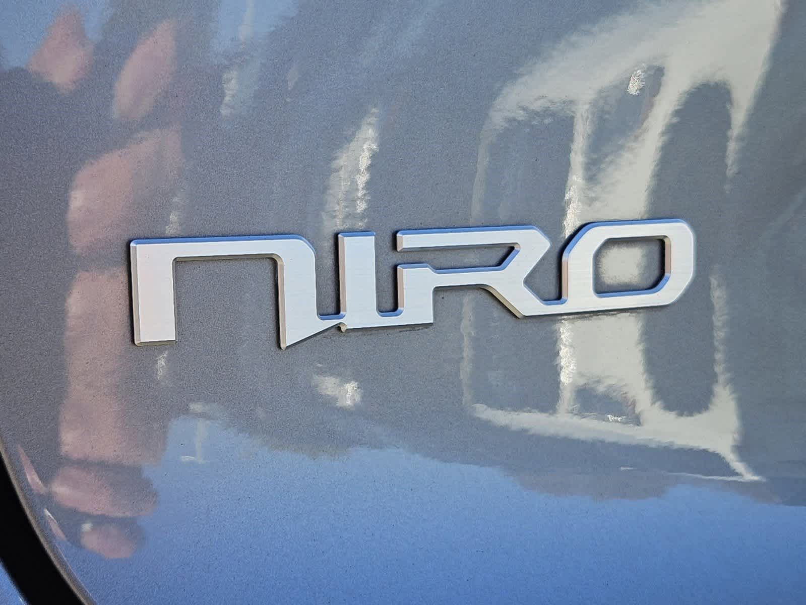 Thumbnail: 2023 Kia Niro - 7