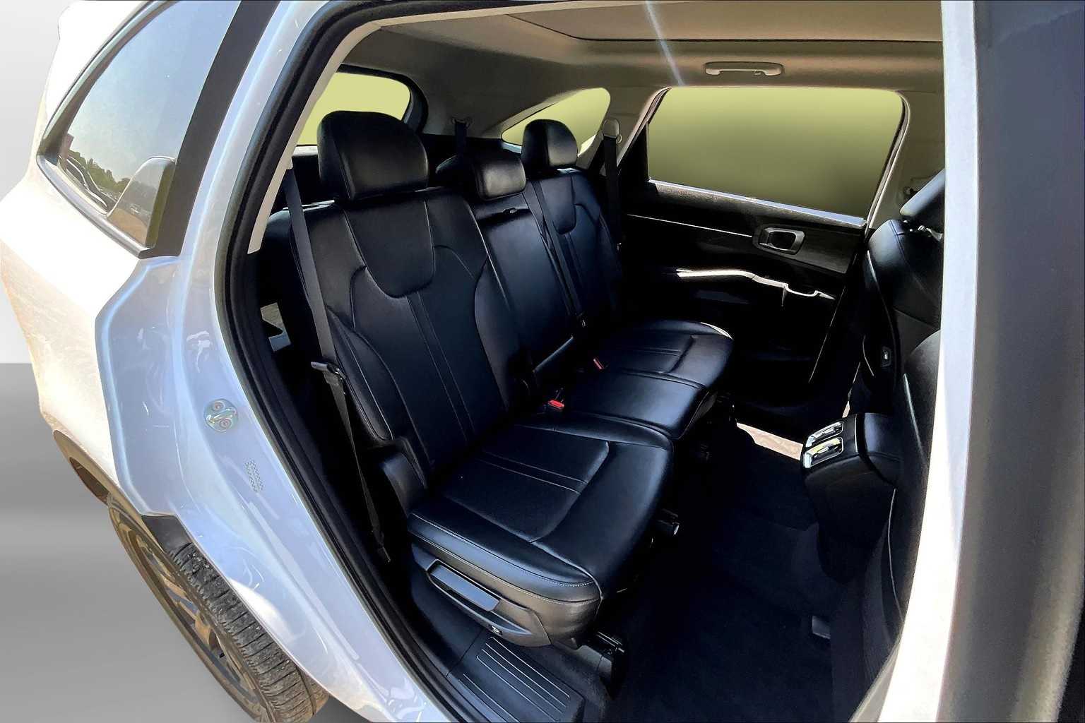 Thumbnail: 2023 Kia Sorento - 27