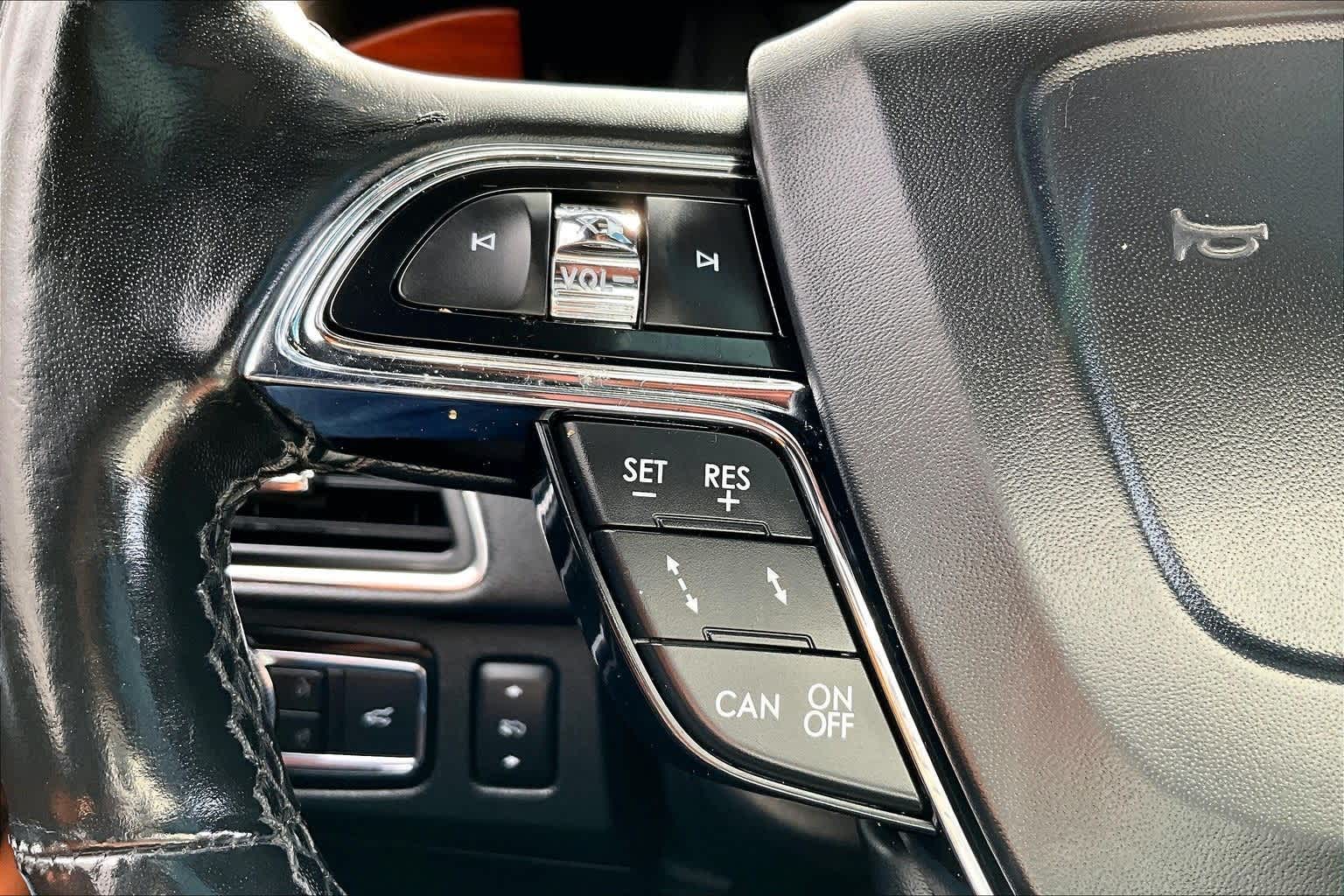 Thumbnail: 2018 Lincoln Navigator - 17