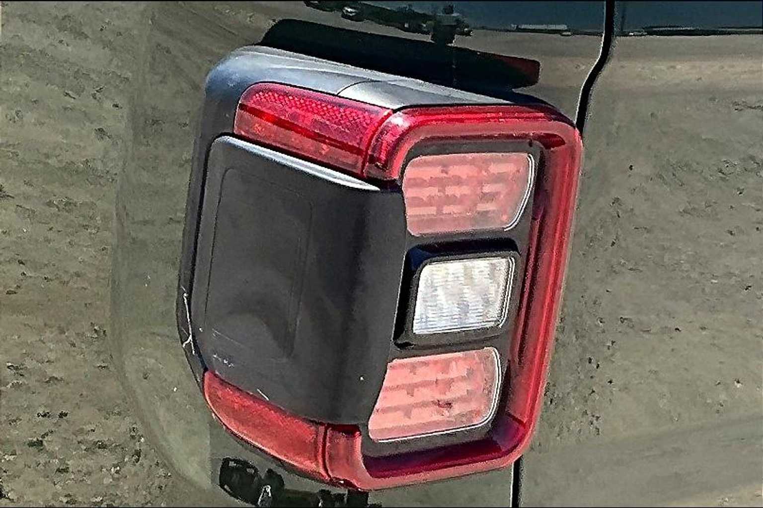 Thumbnail: 2022 Jeep Gladiator - 32