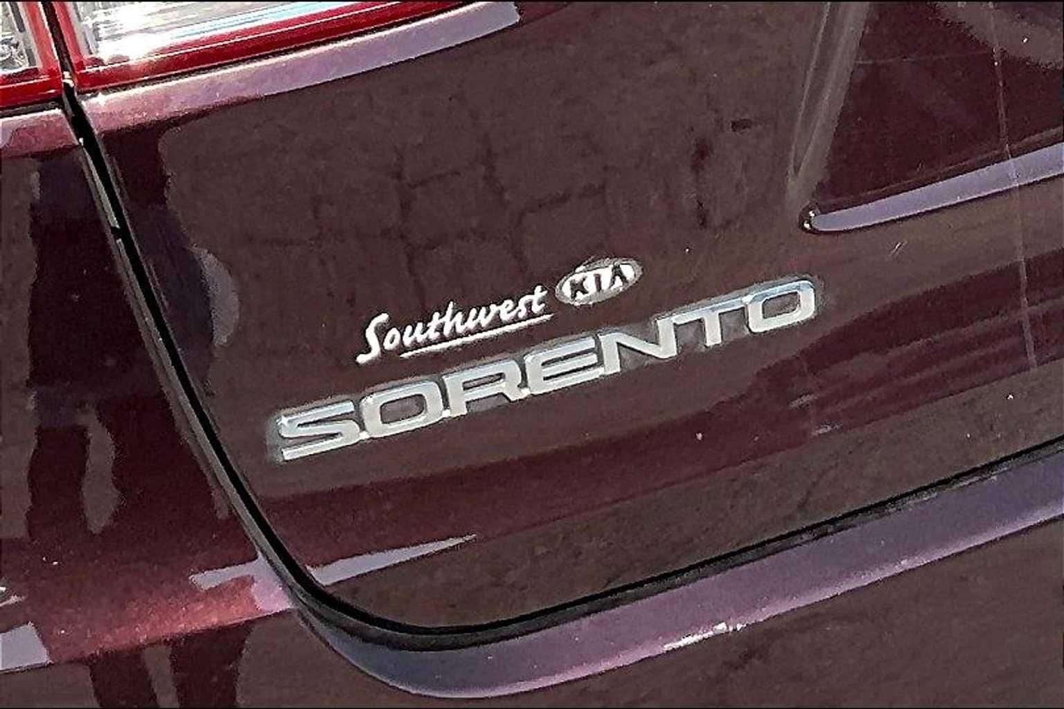 Thumbnail: 2016 Kia Sorento - 32
