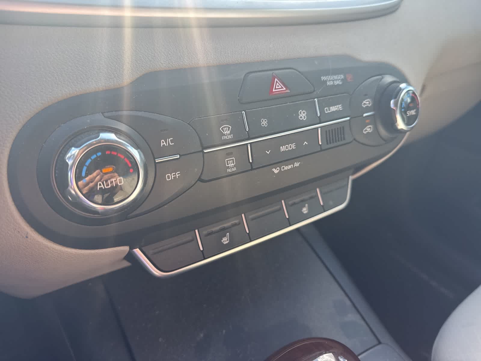 Thumbnail: 2017 Kia Sorento - 12
