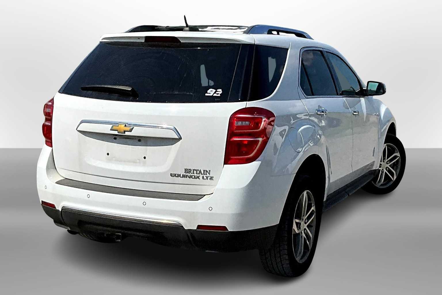 2016 Chevrolet Equinox LTZ photo 2