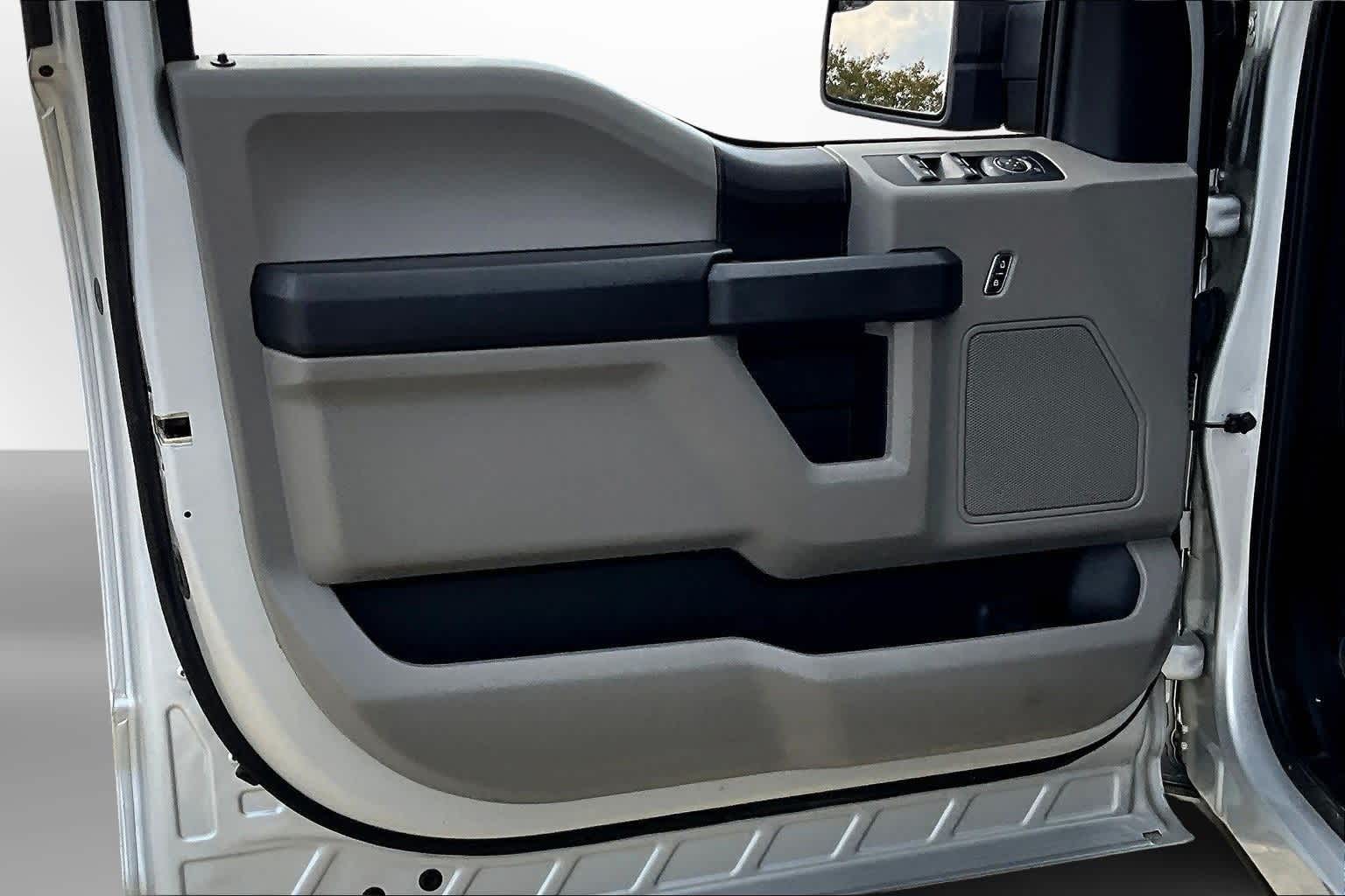 Thumbnail: 2019 Ford F-150 - 16