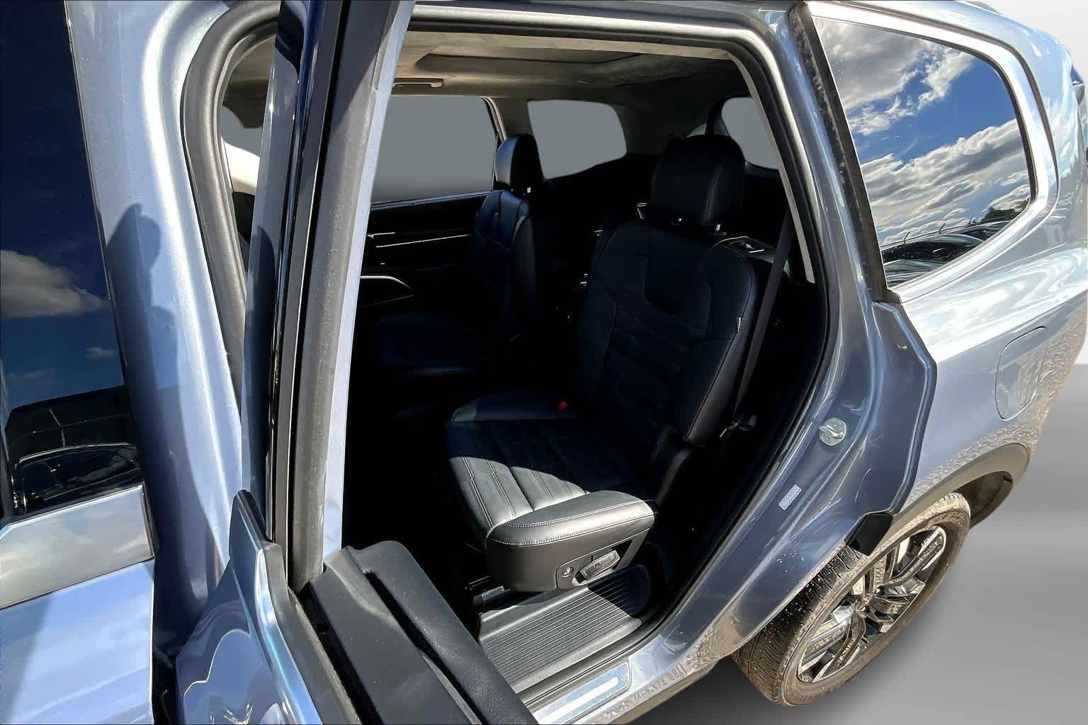 Thumbnail: 2024 Kia Telluride - 25