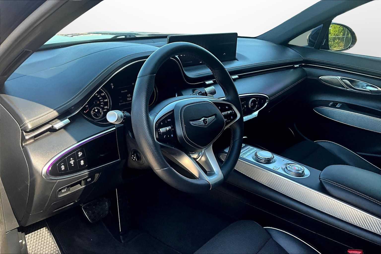 Thumbnail: 2022 Genesis GV70 - 12