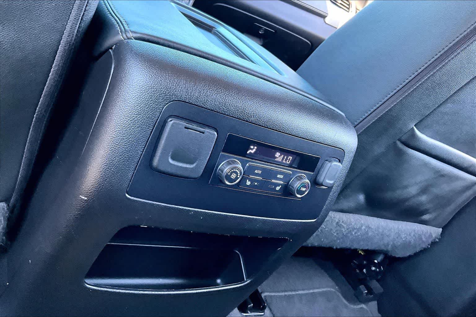 Thumbnail: 2020 GMC Yukon - 21