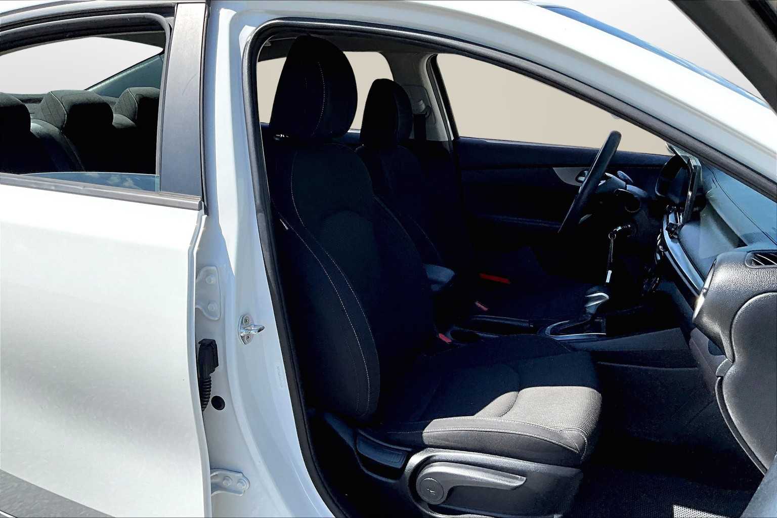 Thumbnail: 2019 Kia Forte - 7
