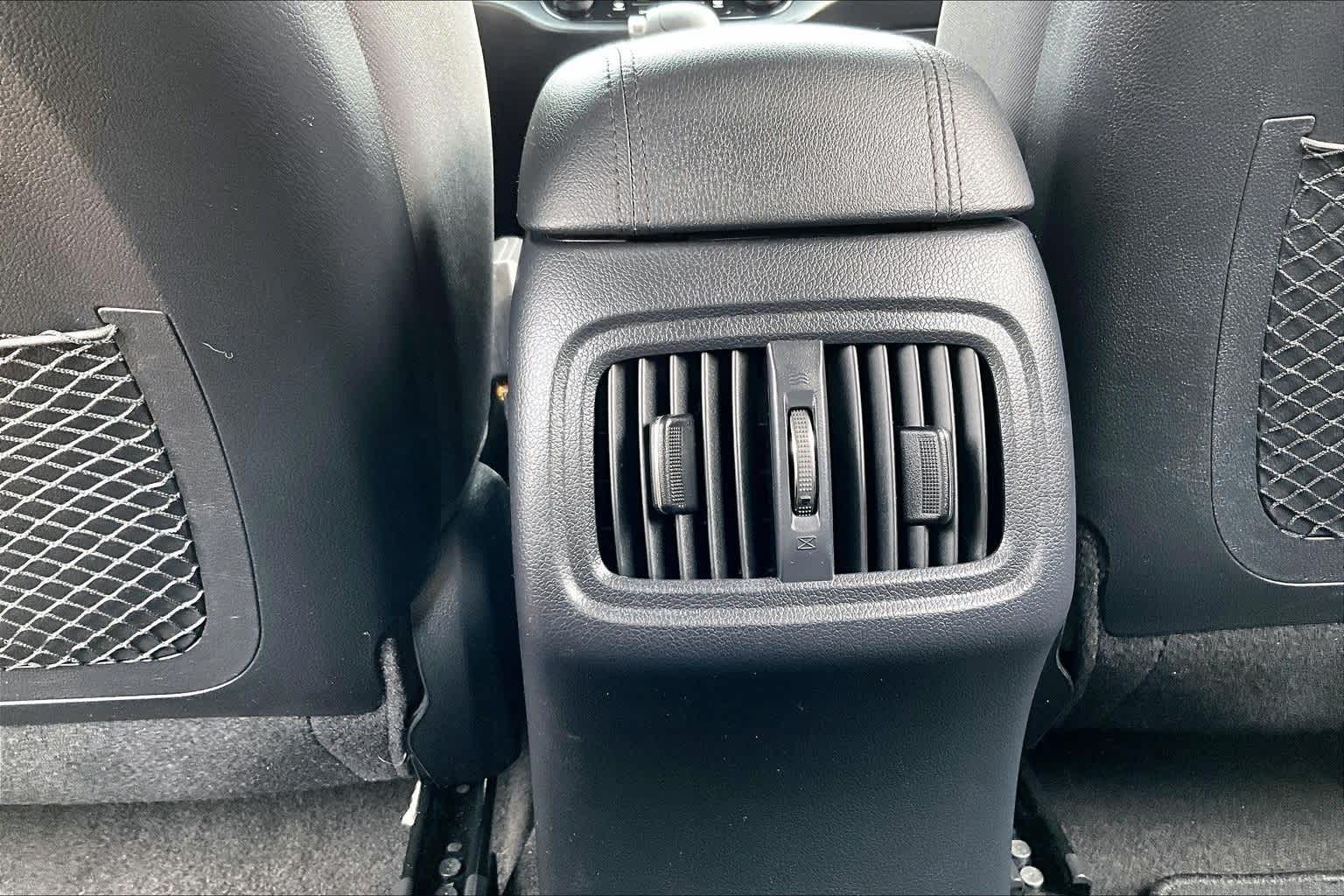 Thumbnail: 2015 Kia Sportage - 24