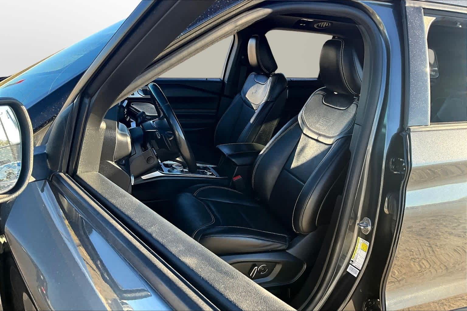 Thumbnail: 2020 Ford Explorer - 26