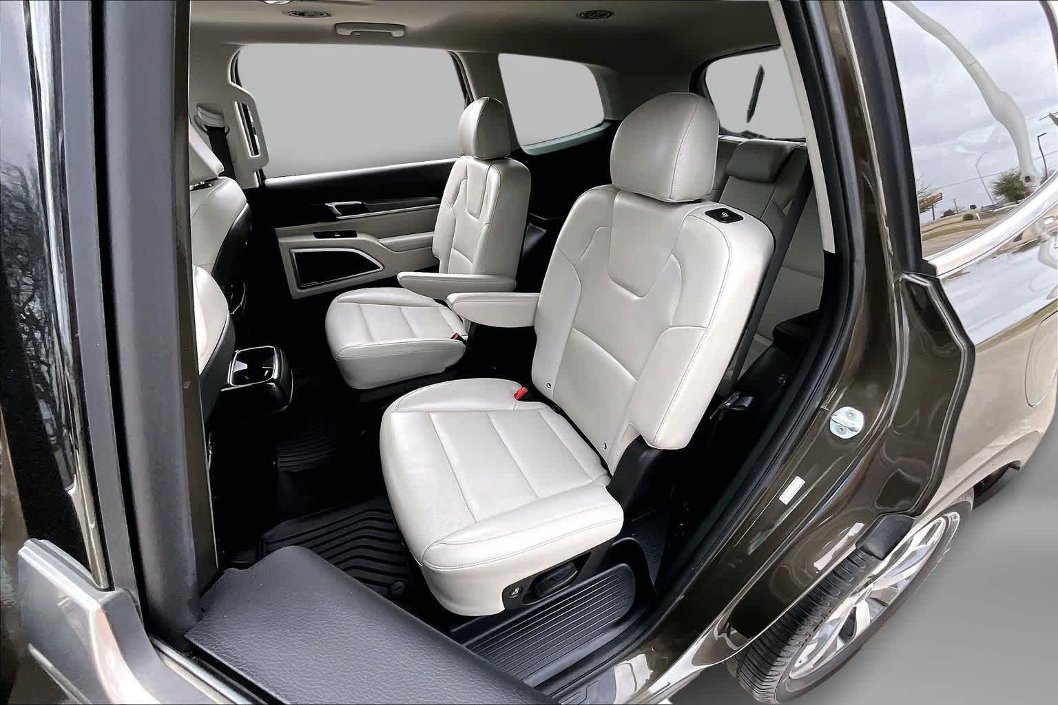 Thumbnail: 2022 Kia Telluride - 25