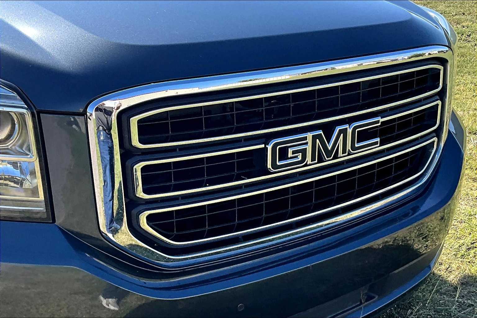 Thumbnail: 2020 GMC Yukon XL - 30