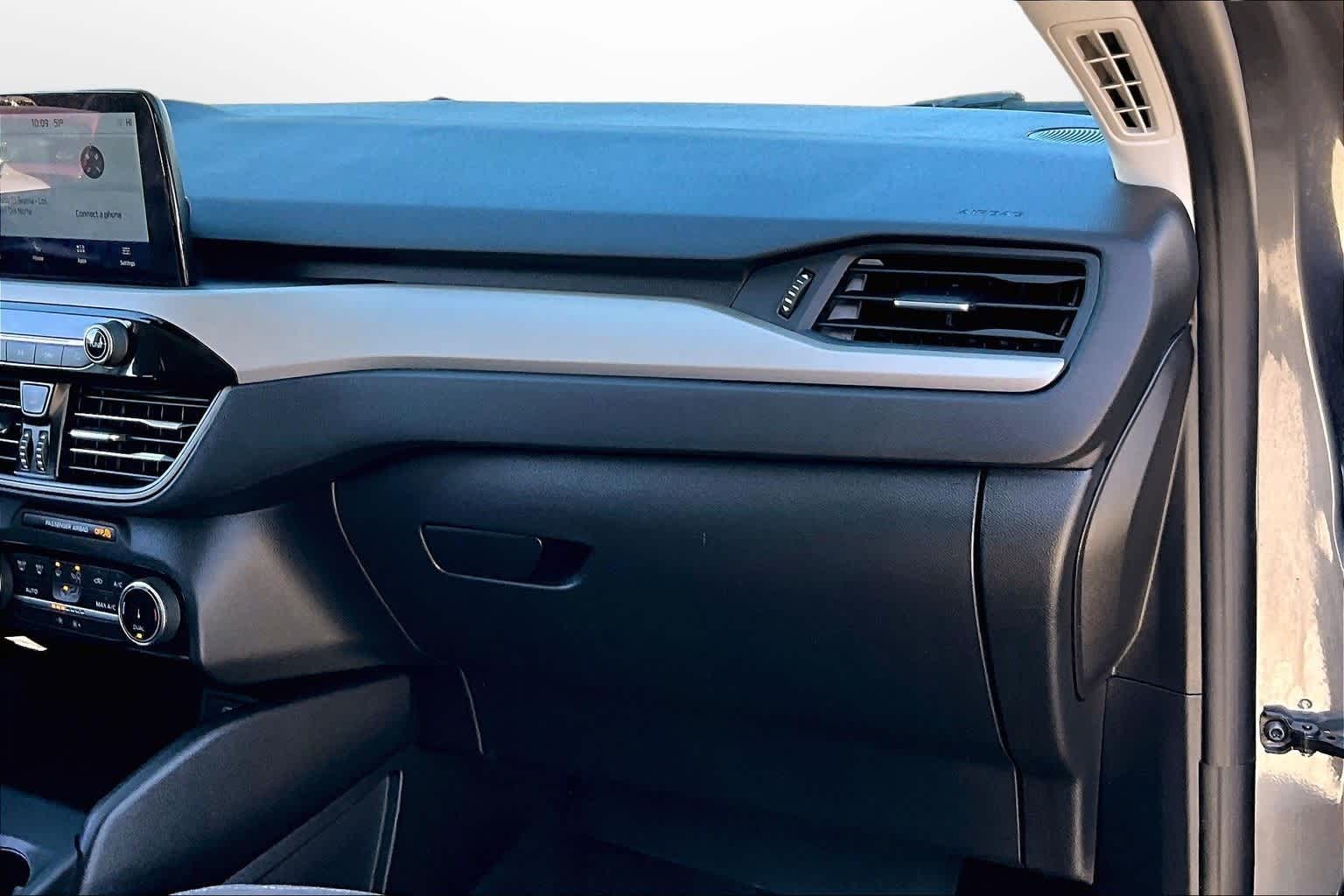 Thumbnail: 2022 Ford Escape - 14