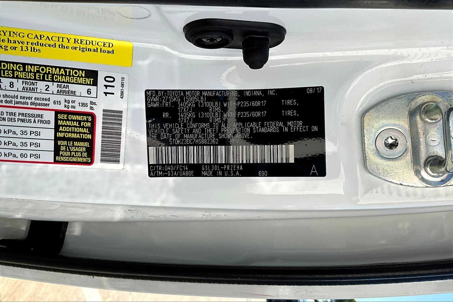 Thumbnail: 2017 Toyota Sienna - 32