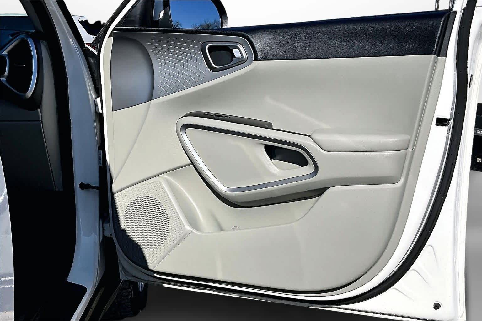 Thumbnail: 2022 Kia Soul - 18