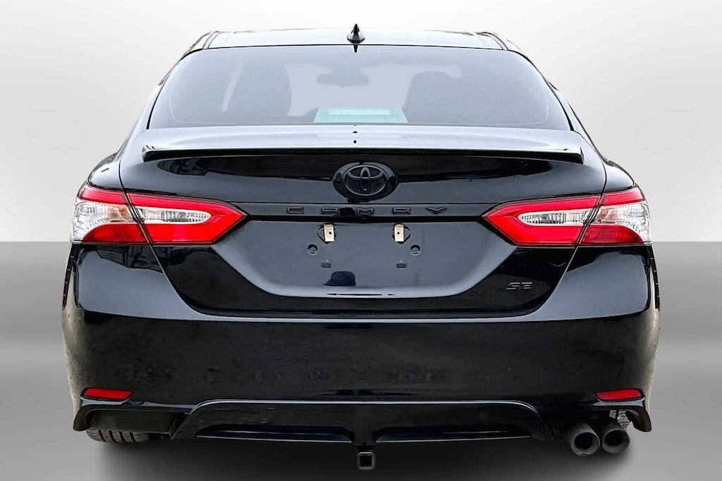 Used 2020 Toyota Camry SE Sedan