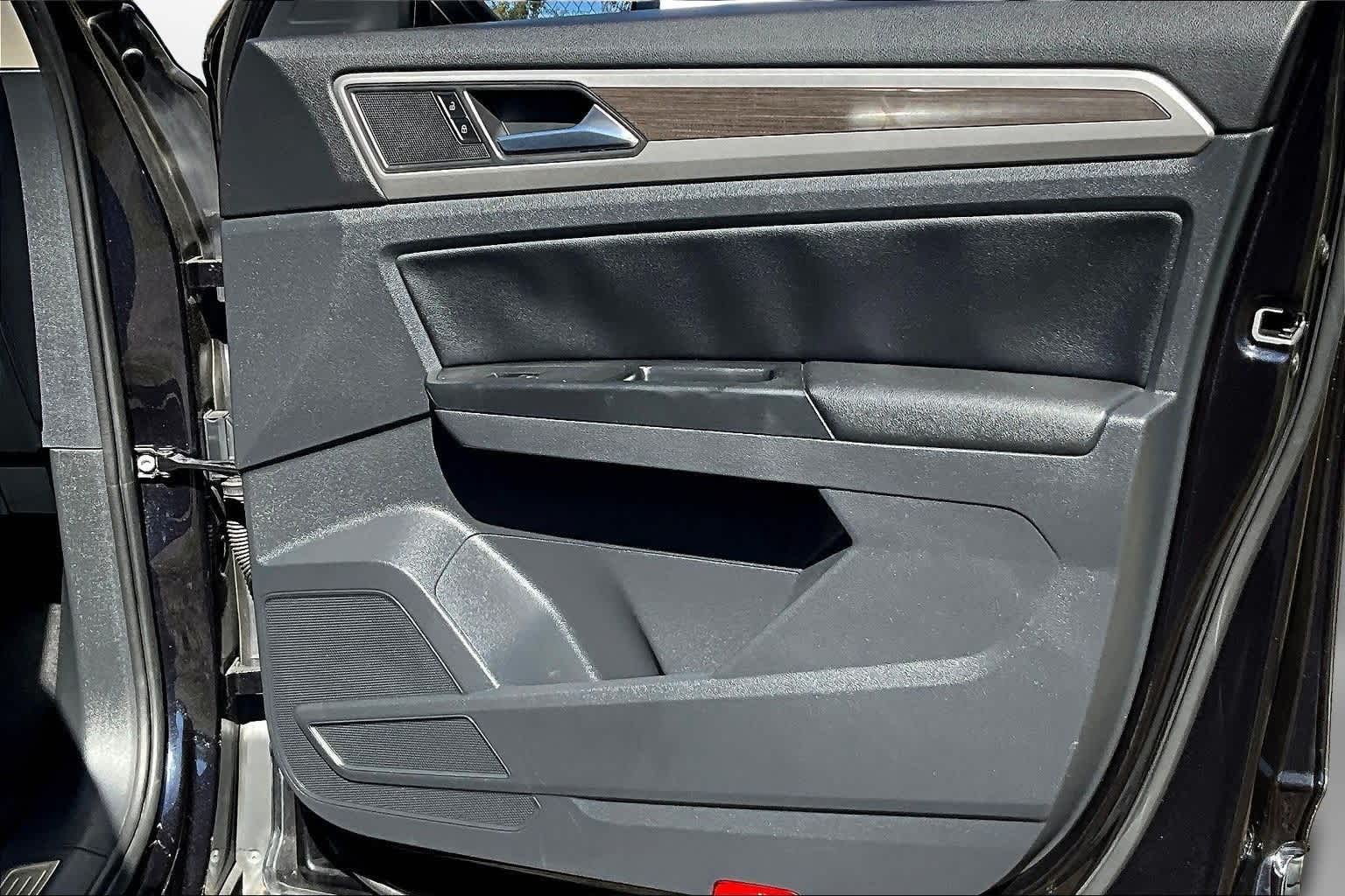 Thumbnail: 2020 Volkswagen Atlas - 18