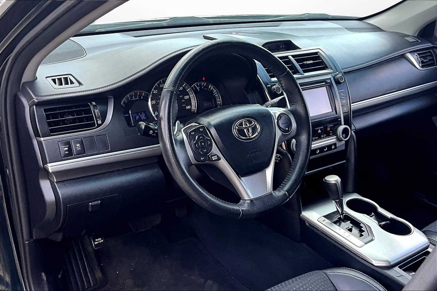 Thumbnail: 2013 Toyota Camry - 12