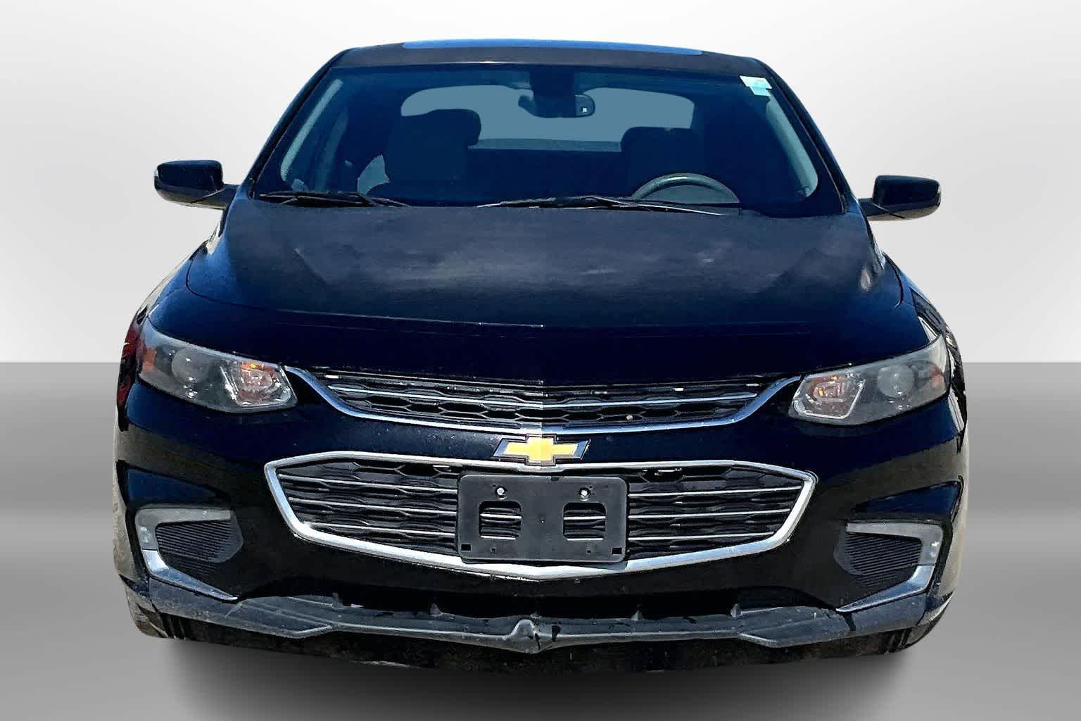 Thumbnail: 2018 Chevrolet Malibu - 3