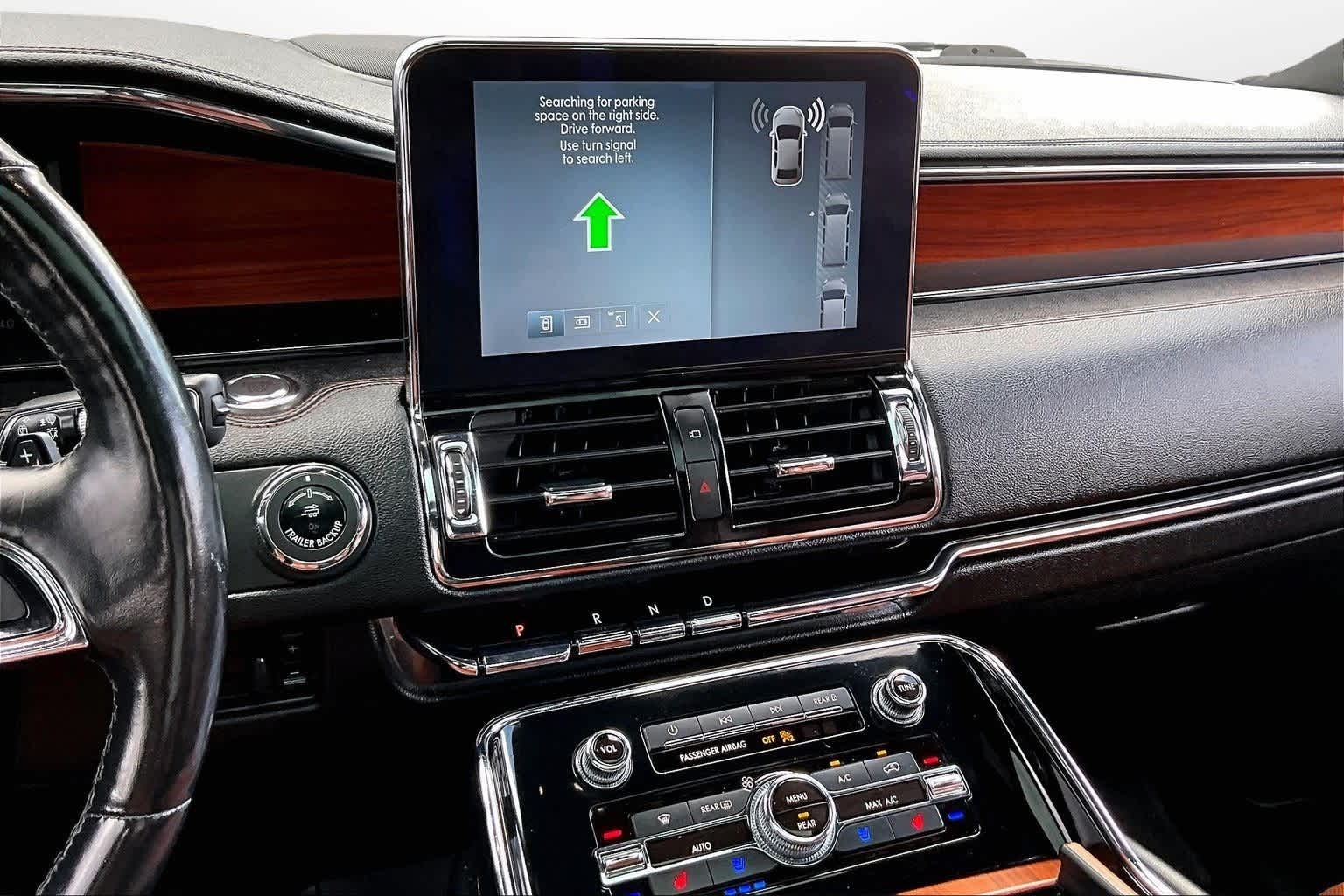 Thumbnail: 2018 Lincoln Navigator - 6