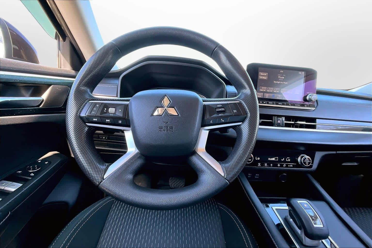 Thumbnail: 2022 Mitsubishi Outlander - 5