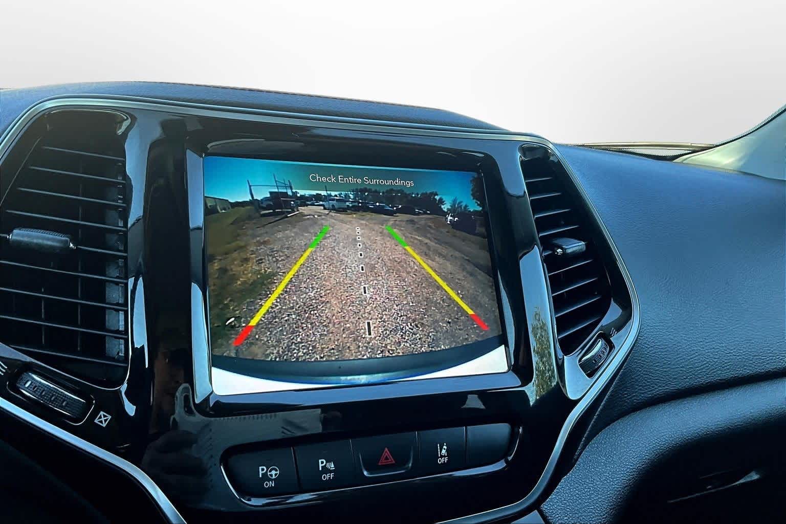 Thumbnail: 2019 Jeep Cherokee - 22