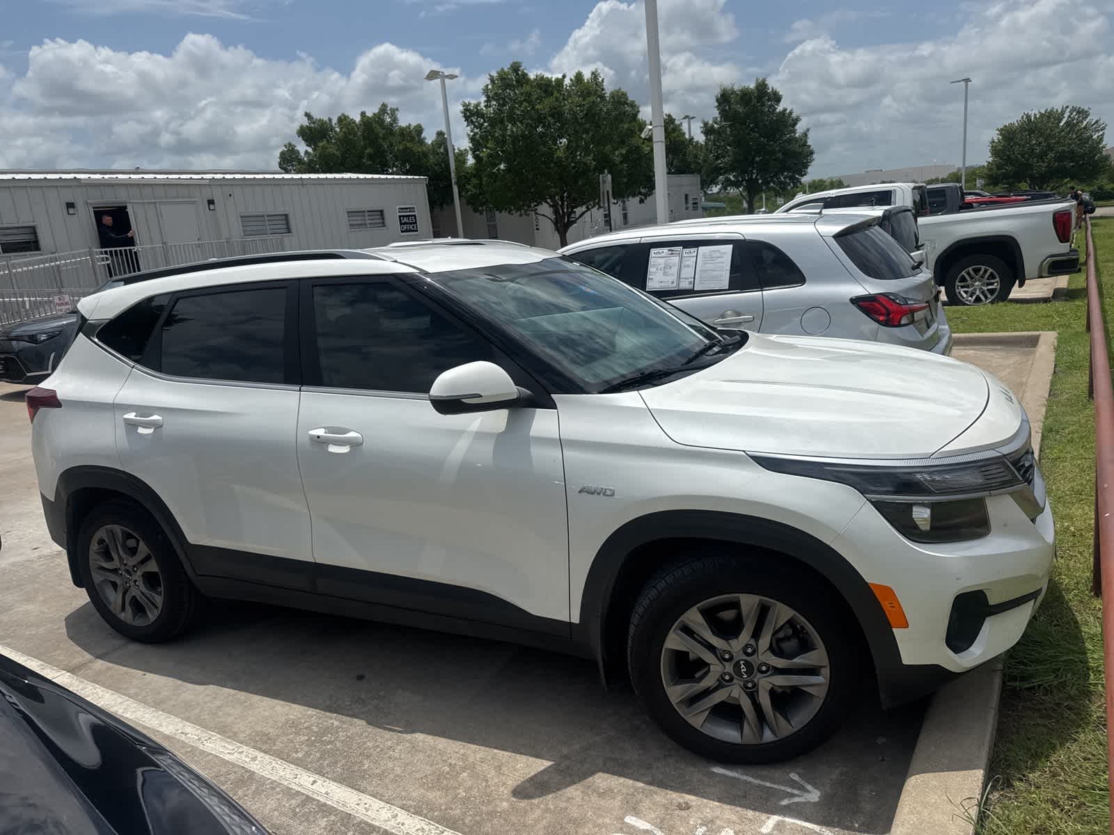Thumbnail: 2022 Kia Seltos - 2