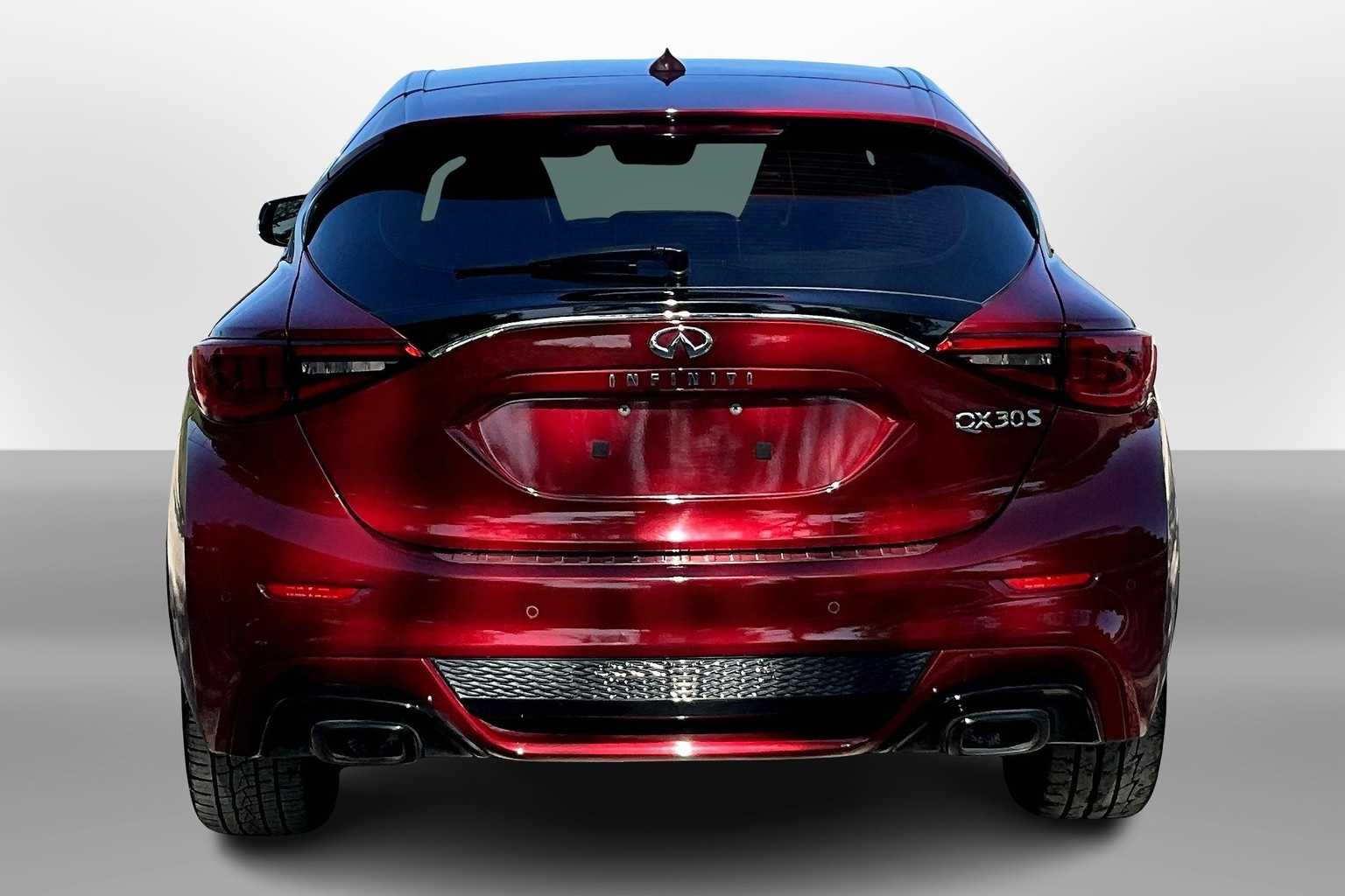Thumbnail: 2017 INFINITI QX30 - 4