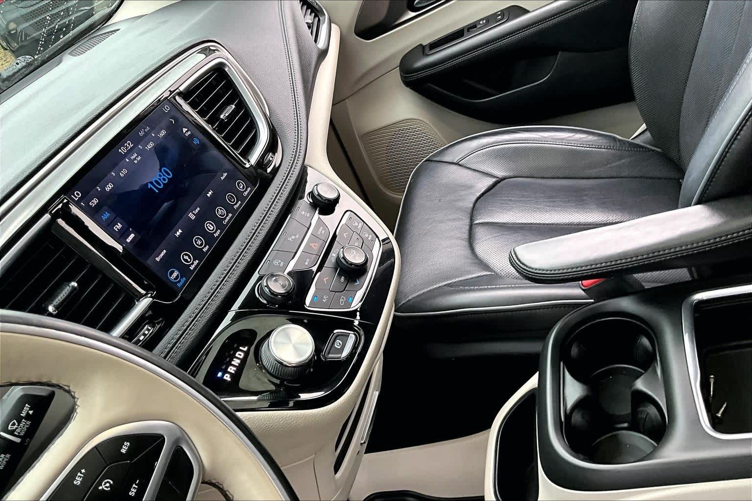 Thumbnail: 2018 Chrysler Pacifica - 13